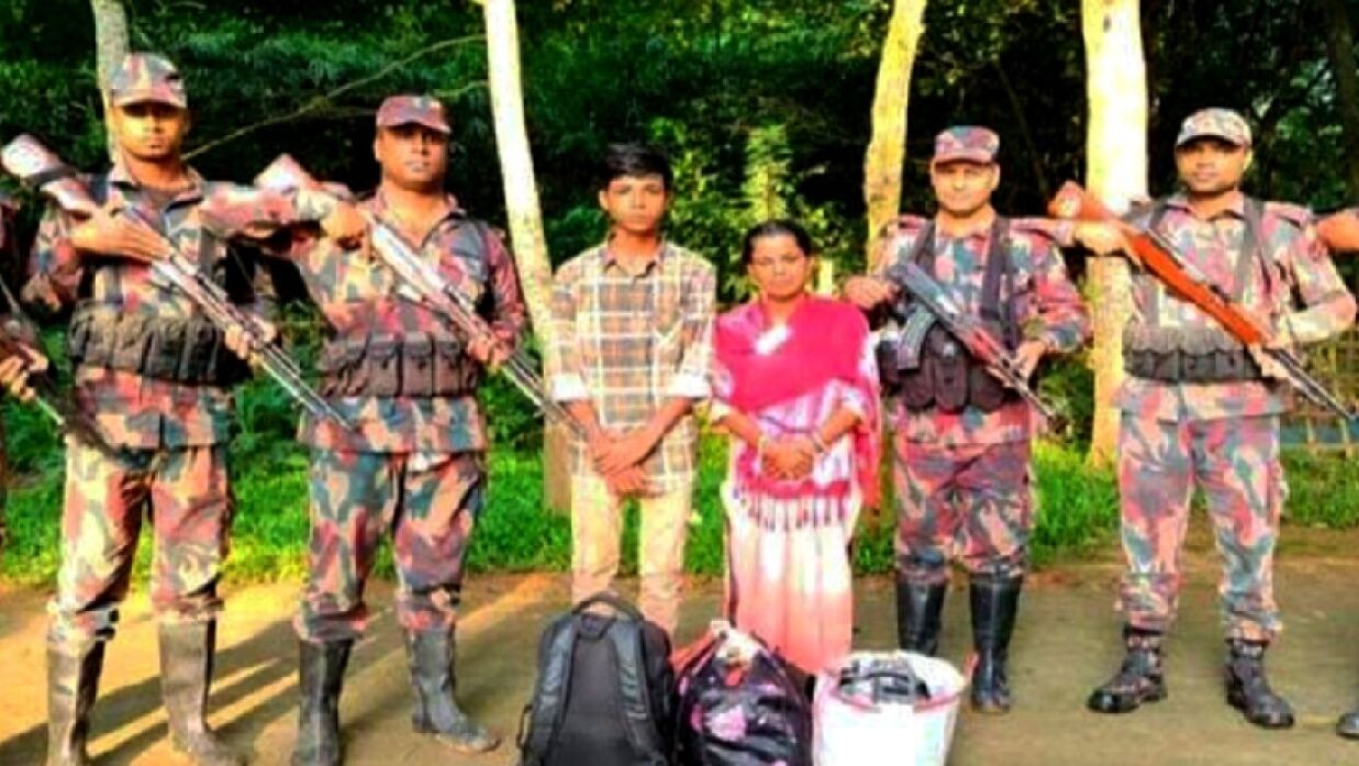 শশুবাড়ি থেকে ফিরতে গিয়ে আটক ভারতীয় মা-ছেলে