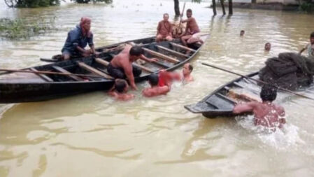 পূজায় অঞ্জলি দেওয়া হলো না ফুফু-ভাতিজার