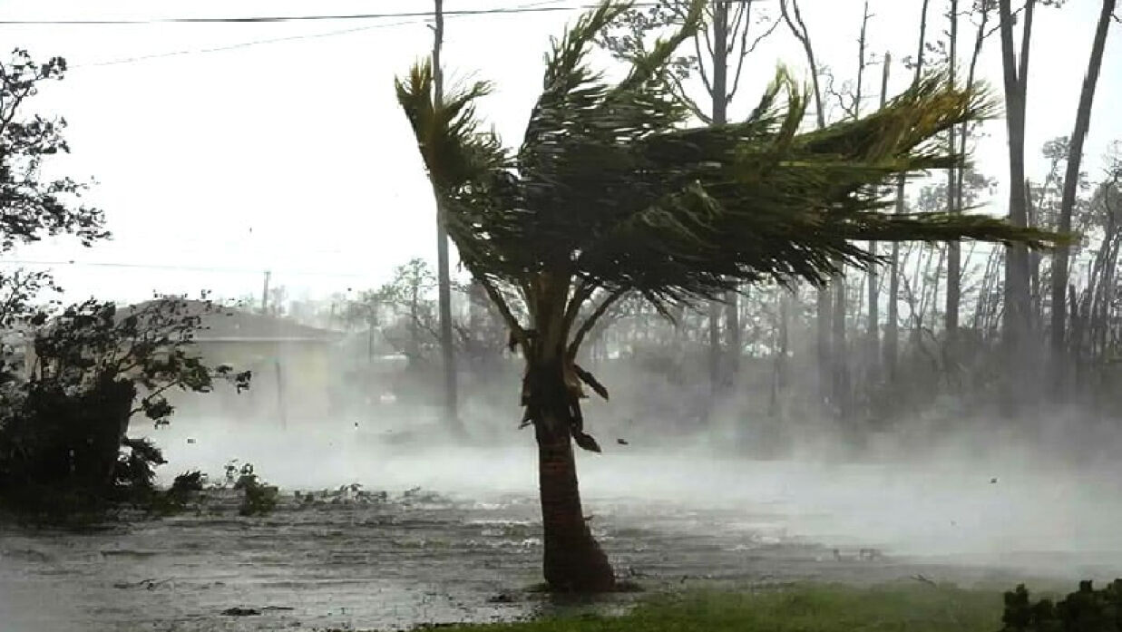 ঝোড়ো হাওয়াসহ বজ্রবৃষ্টির পূর্বাভাস