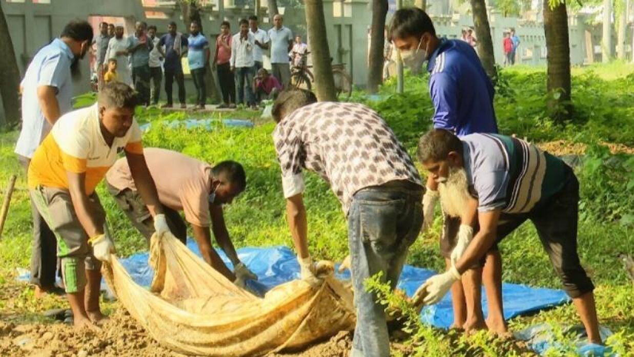 সাকিব আনজুমের লাশ কবর থেকে তোলা হচ্ছে 