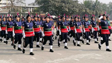 যে কারণে চাকরি হারালেন ২৫২ এসআই