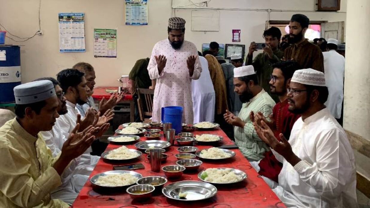 শিক্ষার্থীদের ব্যবস্থাপনায় ডাইনিং শুরু চবির সোহরাওয়ার্দী হলে