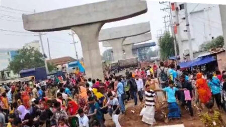 আশুলিয়ায় শ্রমিক ও আইনশৃঙ্খলা বাহিনীর সংঘর্ষে আহত নারী শ্রমিকের মৃত্যু