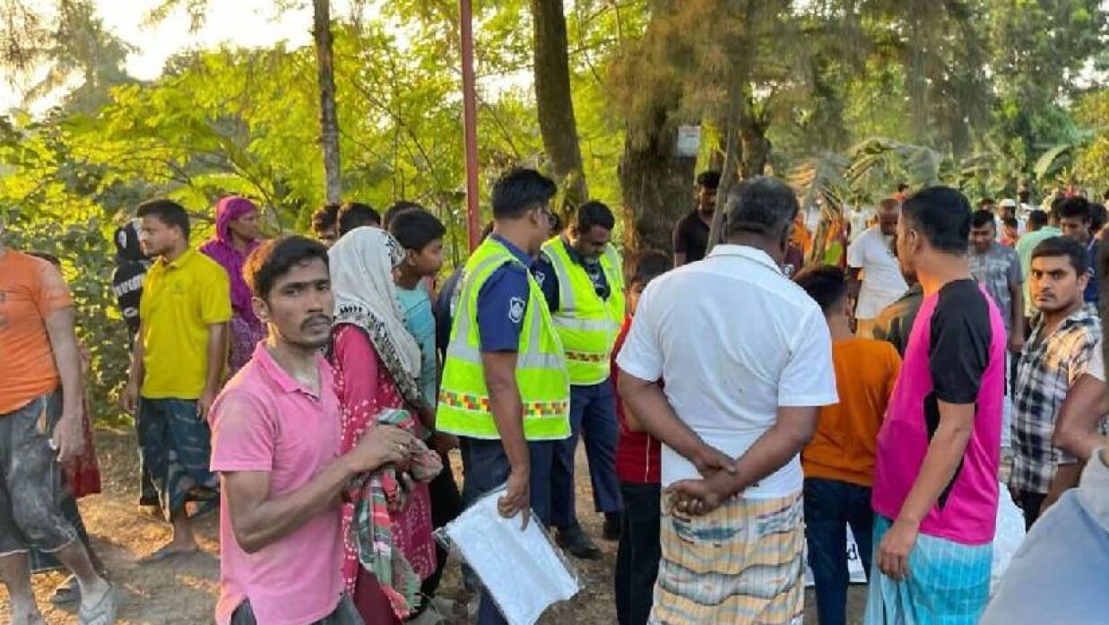 পরীক্ষা শেষে মোটরসাইকেলে ঘুরতে বেরিয়ে প্রাণ গেল দুই বন্ধুর