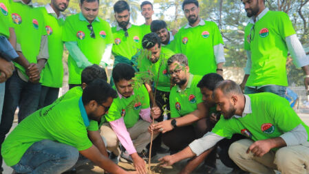 সবুজায়নের লক্ষ্যে ঢাবি এলাকায় ছাত্রদলের বৃক্ষরোপন কর্মসূচি