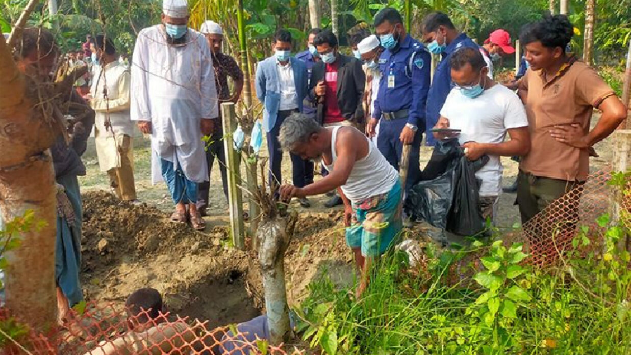 কবর থেকে লাশ উত্তোলন