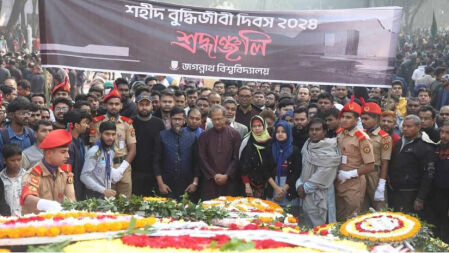 ইতিহাসে যে ভুয়া তথ্য দেয়া আছে সেটা বদলানো উচিত: জবি ভিসি