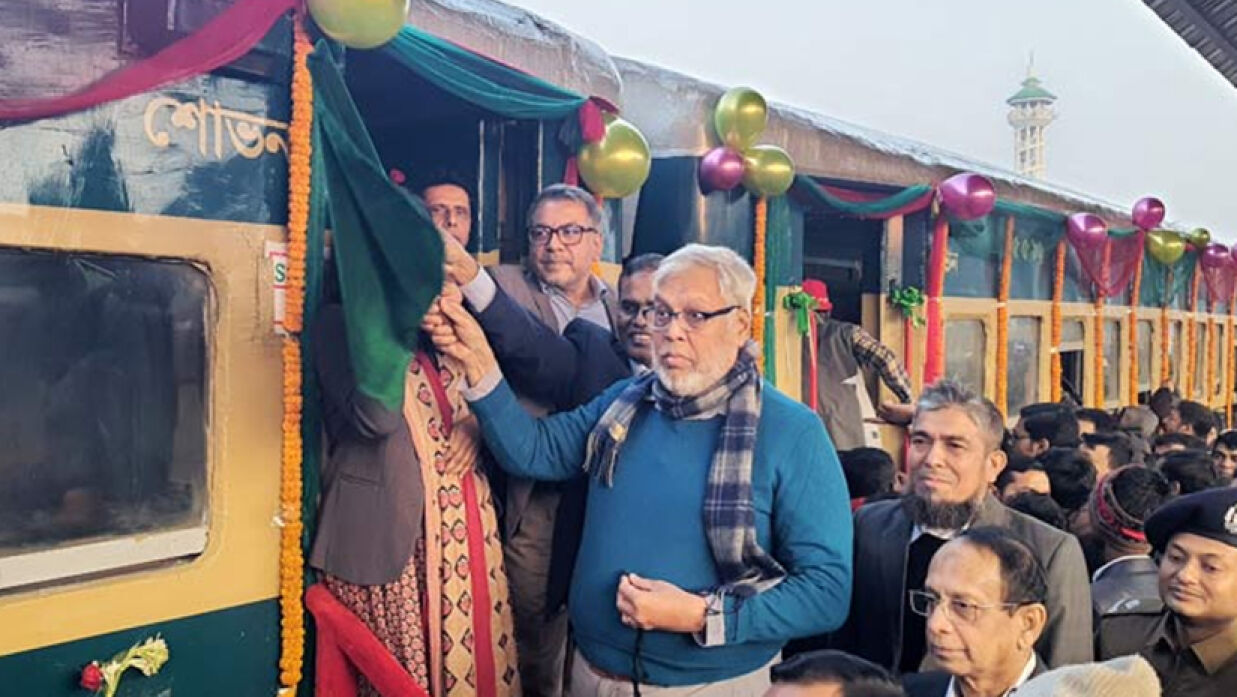 গাজীপুর-ঢাকা রুটের চার জোড়া ট্রেনের উদ্বোধন করা হয়েছে