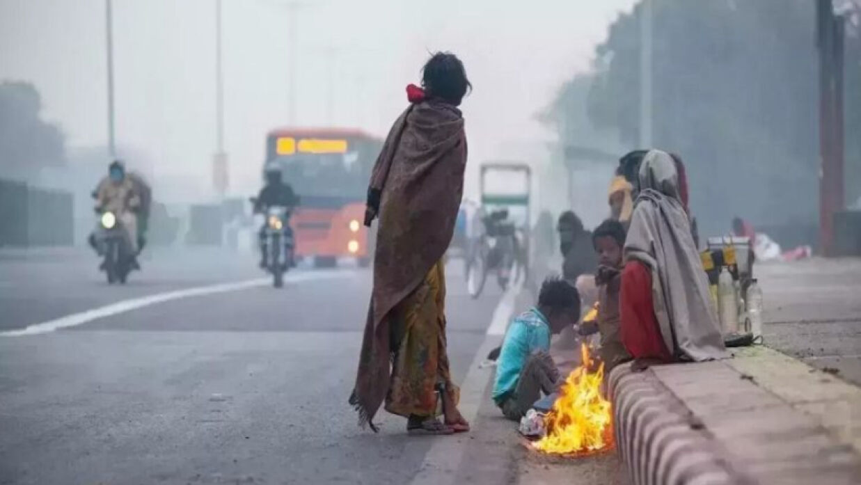 কয়েক দিন ধরেই দিল্লিতে শৈত্যপ্রবাহ চলছে