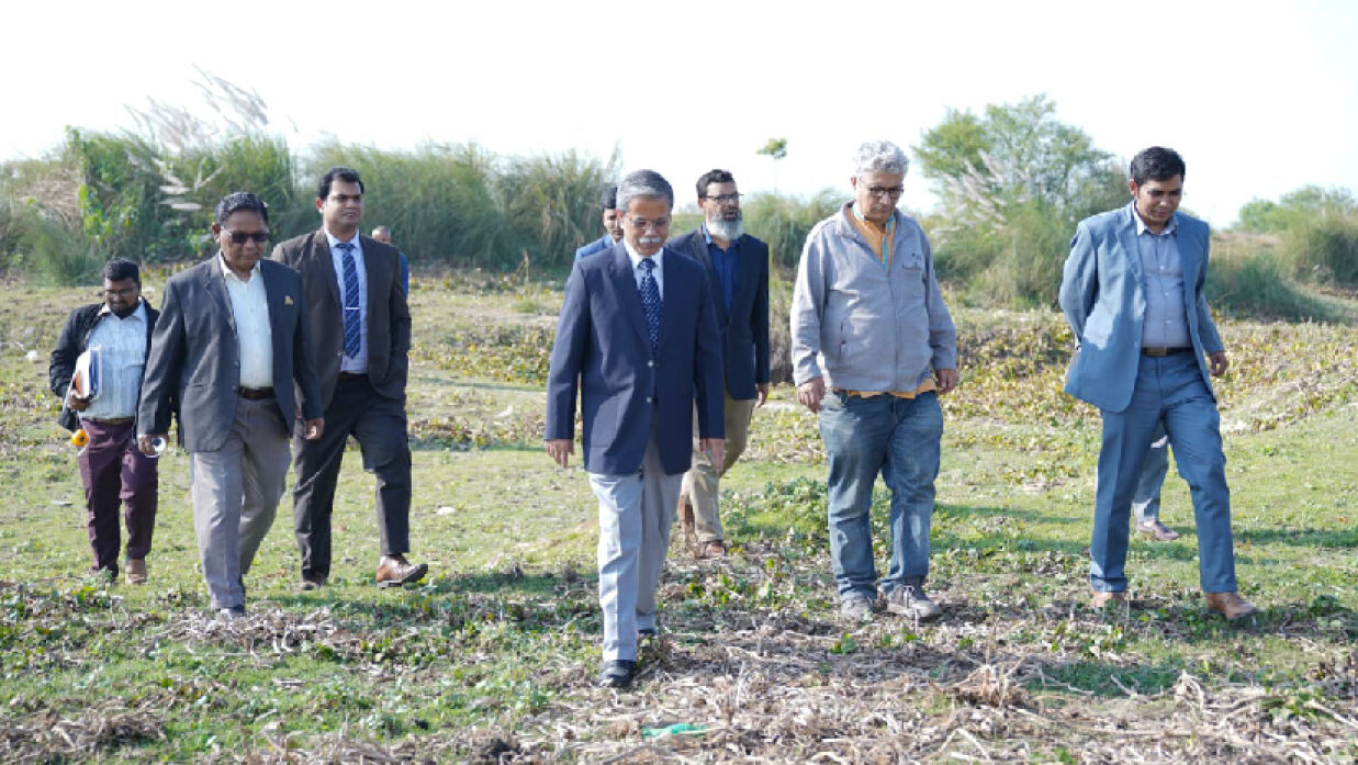 অস্থায়ী ক্যাম্পাস এলাকা পরিদর্শন করেছেন ইউজিসি সদস্য অধ্যাপক ড. মোহাম্মদ তানজিমউদ্দীন