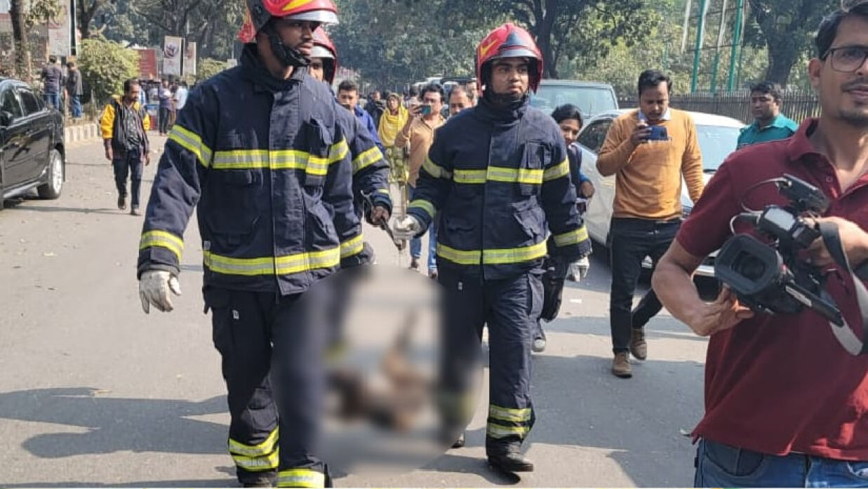 সচিবালয়ে অগ্নিকাণ্ডের ঘটনায় একটি কুকুরের মরদেহ পাওয়া গেছে