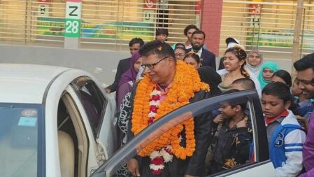 ৩৪ বছরের শিক্ষকতা শেষে রাজকীয় বিদায় প্রধান শিক্ষকের