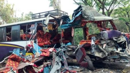 ঈদের দিনে সড়কে ঝরল ২১ প্রাণ