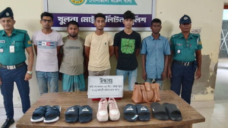 খুলনা বাটা শোরুমে ভাঙচুর ও লুটপাটের ঘটনায় আরও ৫ জন গ্রেফতার