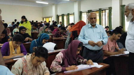 বাকৃবি কেন্দ্রে কৃষি গুচ্ছ ভর্তি পরীক্ষা অনুষ্ঠিত