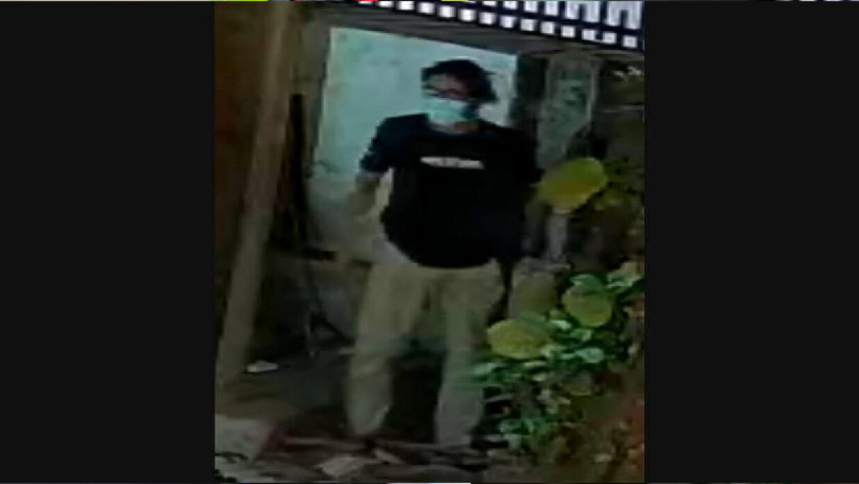 সিসিটিভি ফুটেজে আগুন লাগানো ব্যক্তি