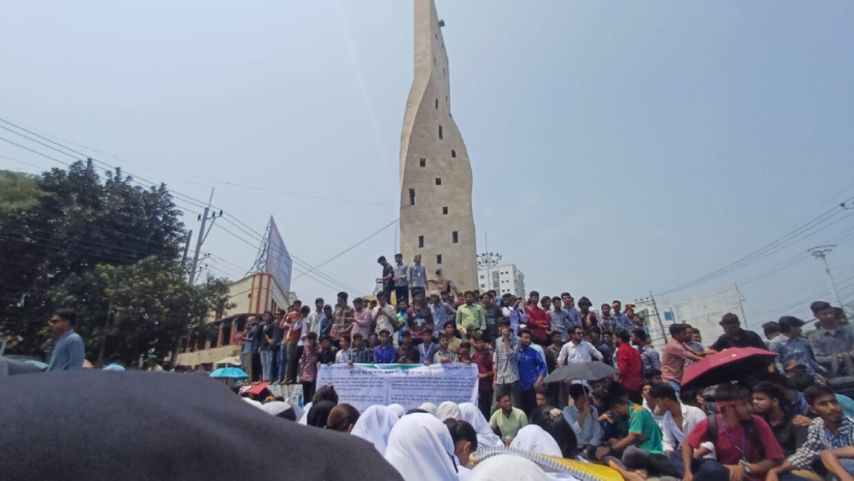 পলিটেকনিক শিক্ষার্থীদের অবরোধ
