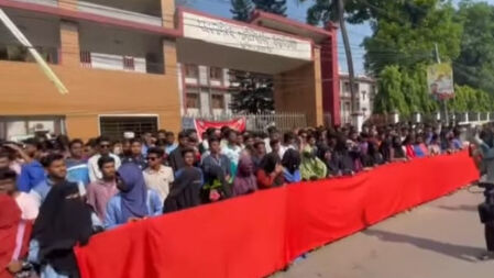 ময়মনসিংহ পলিটেকনিকের শিক্ষার্থীদের রাইজ ইন রেড কর্মসূচি পালন 