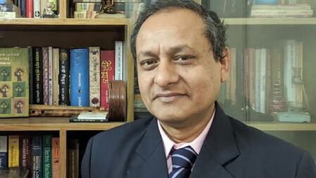 প্রাথমিক বিদ্যালয়ের শিক্ষকদের আলাদা বেতন স্কেল নিয়ে কাজ চলছে: উপদেষ্টা ডা. বিধান