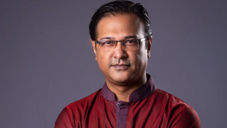 ব্যাটারিচালিত রিকশা প্রতিরোধের ডাক দিলেন শিল্পী আসিফ আকবর