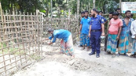 ৯ মাস পর কবর থেকে তোলা হলো আন্দোলনে নিহত আজিজের মরদেহ