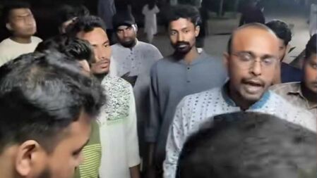 হাবিপ্রবিতে ক্যালিগ্রাফি অঙ্কনে ছাত্রদল নেতা পরিচয়ে বাধা